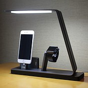 NuDock bureaulamp heeft ruimte voor iPhone en Apple Watch