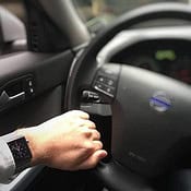 Nederlander komt in actie: 'Apple Watch in auto dragen moet legaal zijn'