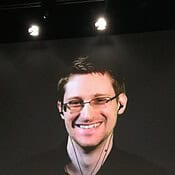 Edward Snowden: 'FBI heeft hulp van Apple helemaal niet nodig'
