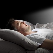 Onderzoeker pleit voor slaapmodus op smartphones voor betere slaap