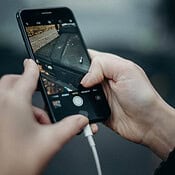 Kuo: 'iPhone 12 wordt zonder oplader en oortjes geleverd'