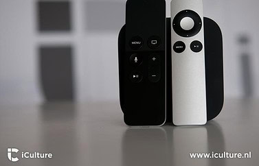 Apple TV 4 remote naast ATV3 remote.