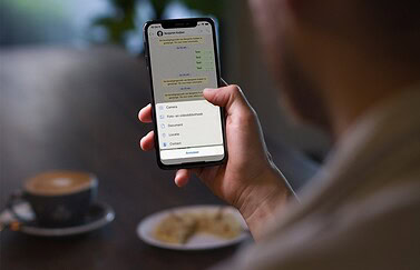 Foto's, bestanden en meer delen in WhatsApp.