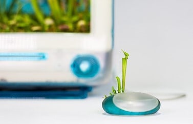 Plant Your Mac: planten in een iMac G3