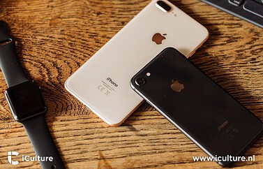 iPhone 8 review: liggend op bureau