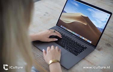 Typen op MacBook Pro 2018 met Mojave.