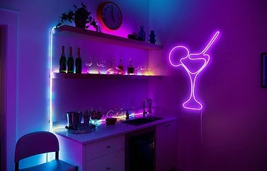 Cync neon lichtslang als cocktailglas