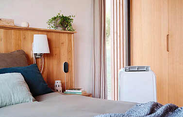 Netatmo Slimme Aircobediening in een slaapkamer