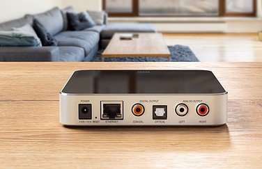Achterkant van Eve Play in een woonkamer