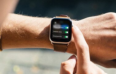 Apple Watch Cellular met instellingen voor mobiel netwerk, mobiele data en dataroaming