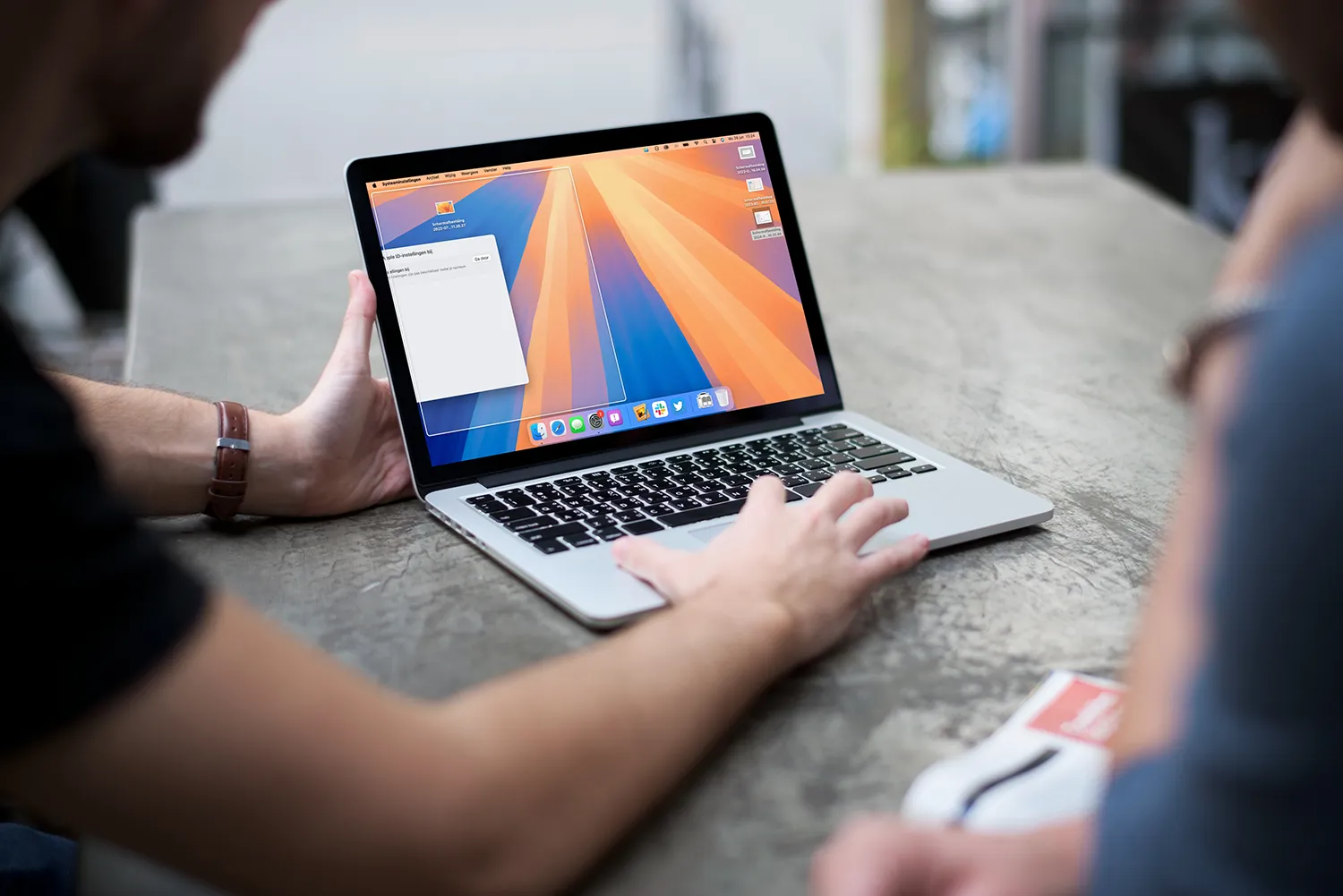 MacBook vensters rangschikken in macOS Sequoia