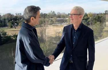 Margrethe Vestager en Tim Cook