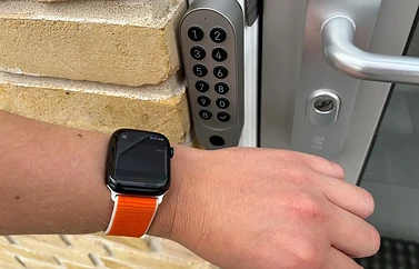 Aqara U200: keypad met Apple Watch