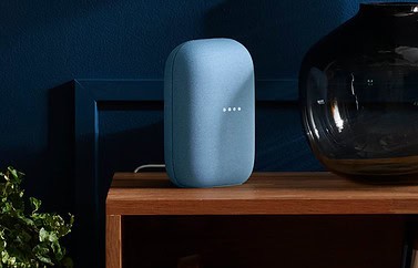 Google Nest Audio speaker in blauw