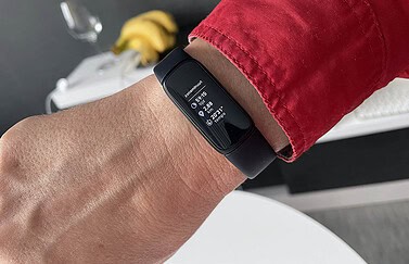 Review Fitbit Luxe op je arm