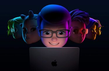 WWDC 2022 Memoji met Tim Cook.