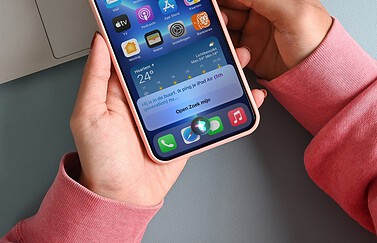 Op iPhone en iPad apparaten zoeken met Siri