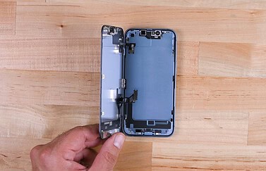 iPhone 14 teardown van iFixit