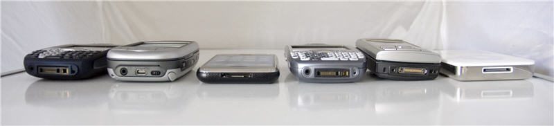 Van links naar rechts: Palm Treo 680, Palm Treo 750, Qtek 9100/MDA Vario, Apple iPhone, Apple iPod Video, Nokia N80 en Blackberry Curve