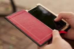 Little Black Book case voor de iPhone