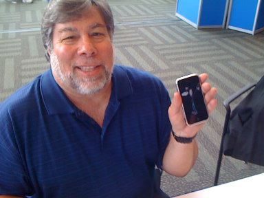 Apple oprichter Steve Wozniak met gejailbreakte iPhone