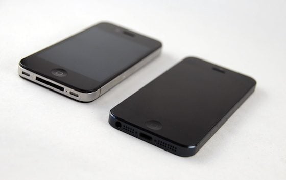 iPhone 5 naast iPhone 4S 3