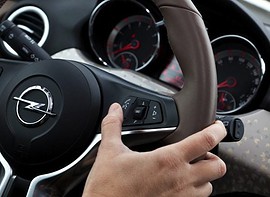 Opel Adam IntelliLink Siri