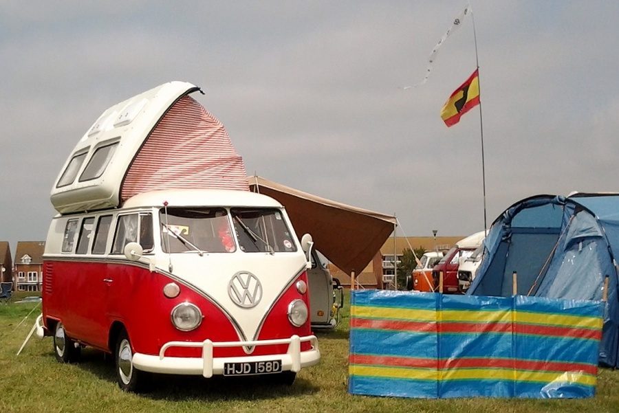 VW Camper kamperen met iPhone iPad