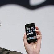 Waarom de originele iPhone toch geen plastic scherm kreeg