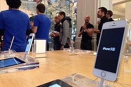 iPhone 5s close-up wachten in Apple Store
