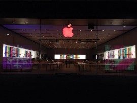 Apple Stores over de gehele wereld kleuren rood