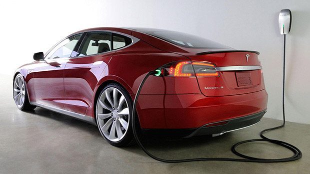 Gevoelig voor Extra Christian Tesla wil elektrische auto's starten met iPhone