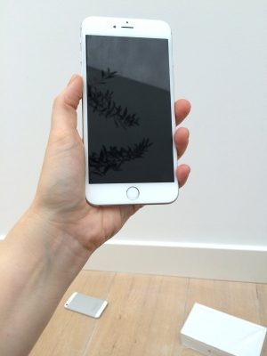 iphone-6-plus-in-hand