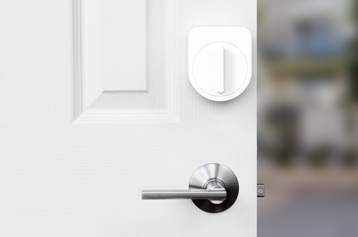 Sesame deadbolt deur