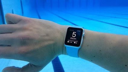 apple-watch-zwembad