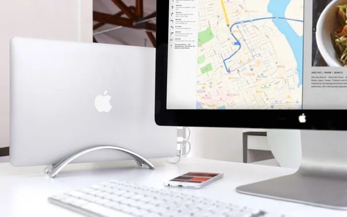 Met de nieuwe Twelve South BookArc zet je elke MacBook rechtop