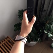 Review: Apple TV Remote Loop, het prijzige polsbandje voor je Apple TV-afstandsbediening
