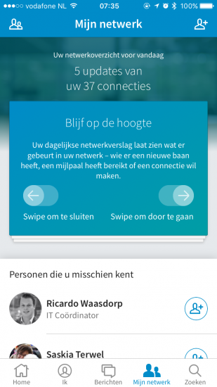 De LinkedIn-app is vernieuwd met een fris design en vijf knoppen onderaan het scherm.