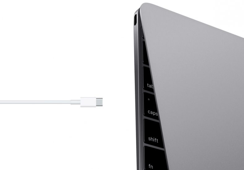 Een MacBook opladen via USB-C.