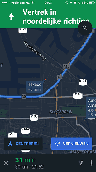 Kies een tussentijdse locatie om naar te navigeren in Google Maps, zoals een tankstation.