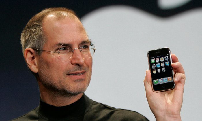 Steve Jobs met iPhone in 2007