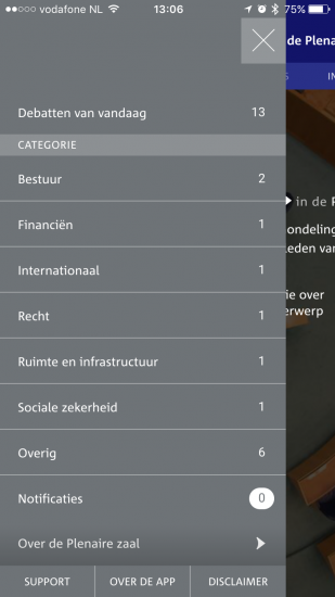 Zijmenu met categorieën in Debat Direct op de iPhone.