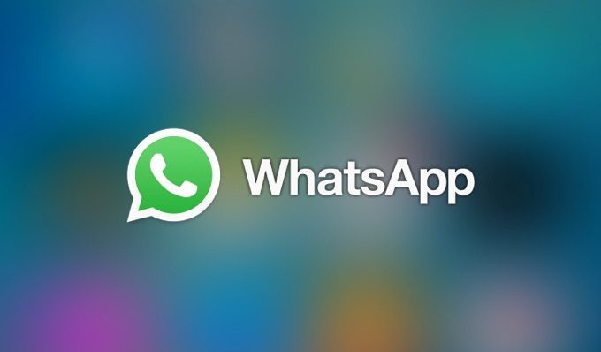 WhatsApp logo met vage achtergrond.