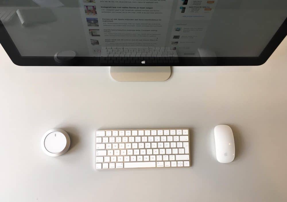 Nuimo en de Mac met toetsenbord en muis.