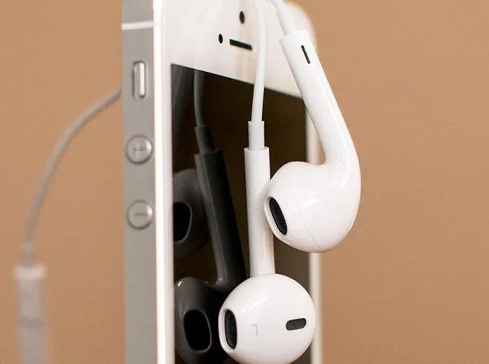 iCulture peilt: AirPods of Lightning EarPods, welke moet Apple meeleveren?