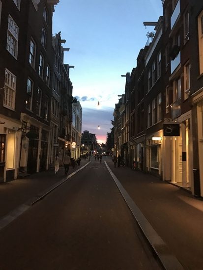 Nachtfoto met de iPhone 7 Plus met zonsondergang in de 9 Straatjes