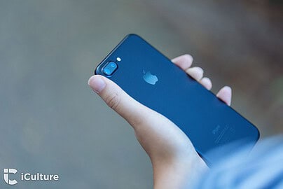 iPhone 7 review: de matzwarte iPhone 7 geeft soms een blauwe kleur