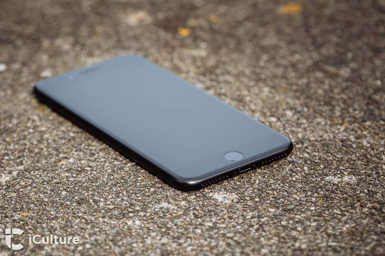 iPhone 7 review: het toestel liggend op de grond