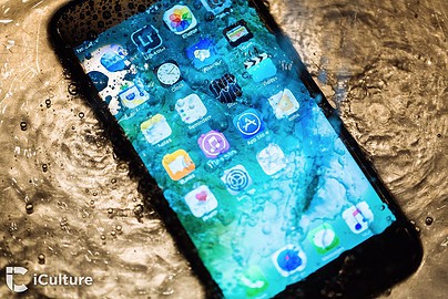 iPhone 7 review: toestel ondergedompeld in water