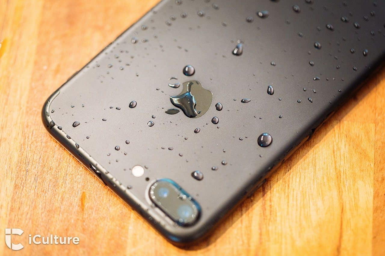 iPhone 7 review: waterdruppels op de behuizing